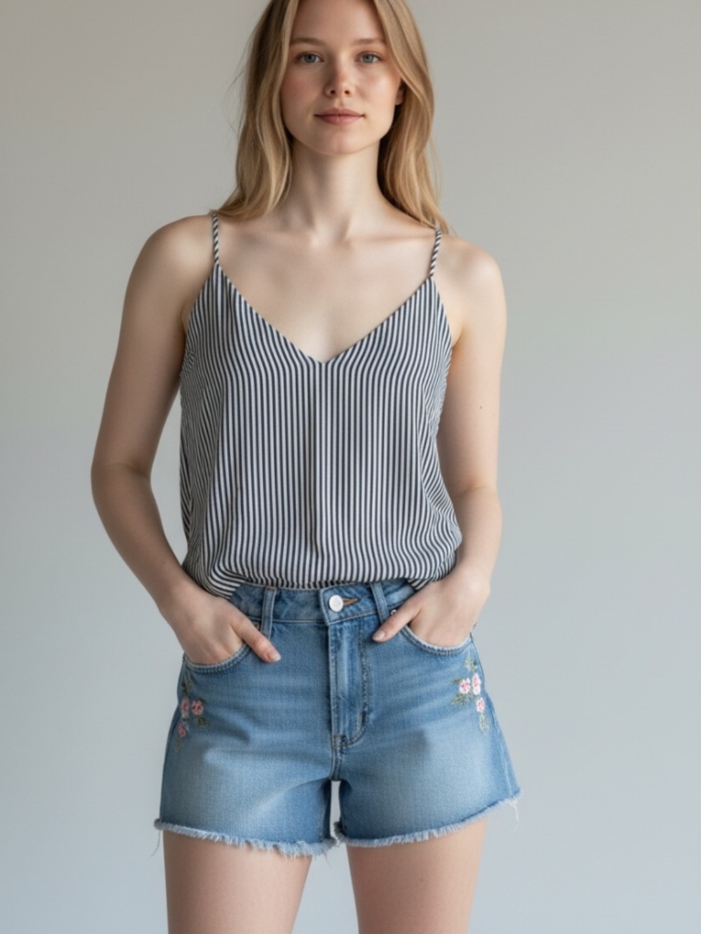 Unbranded Blue & White Vertical Striped V-Neck Cami Tank Top Size Medium